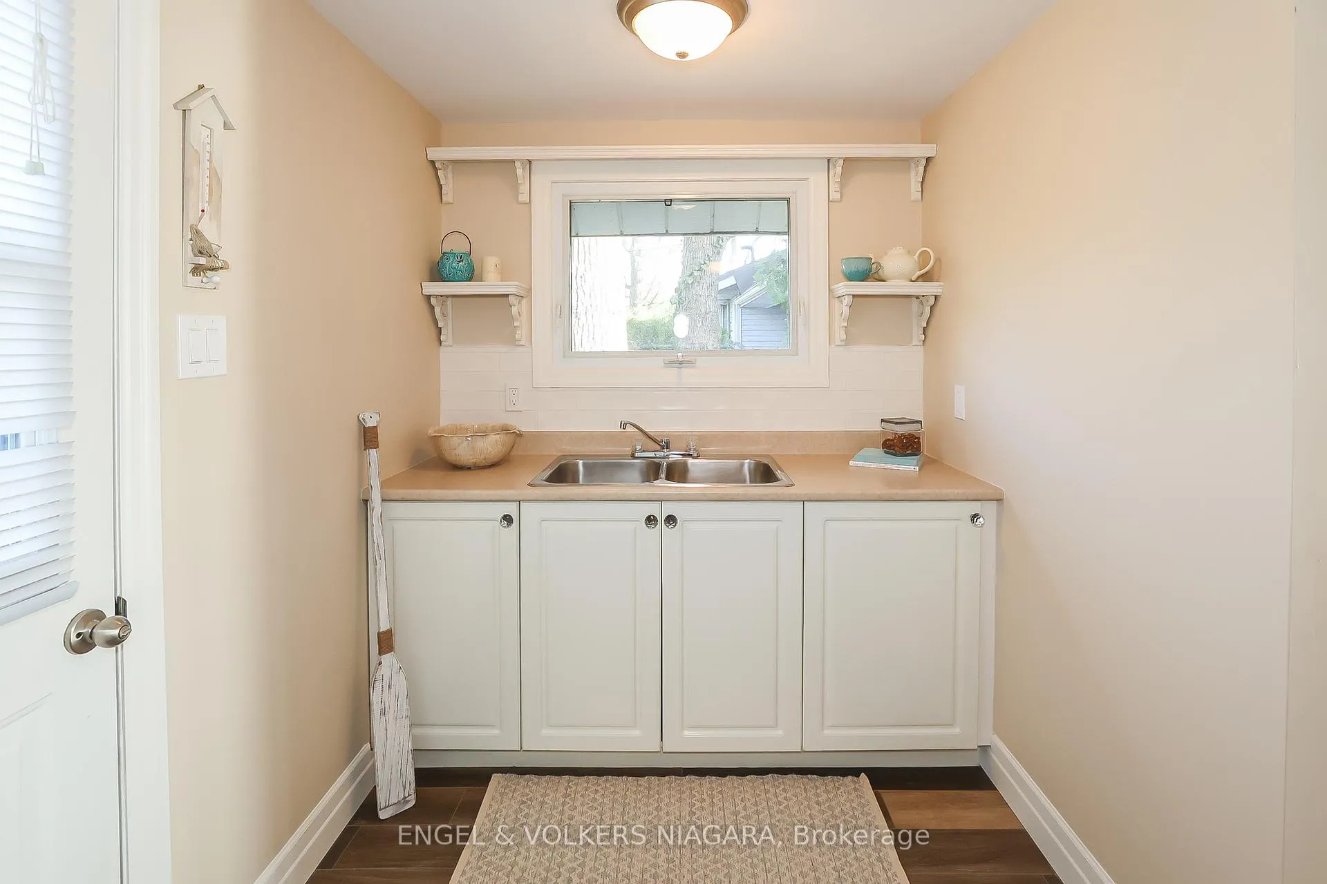 Photo 9 of 41 Andrew Crescent, Goderich, Goderich (Town) — HOMEH