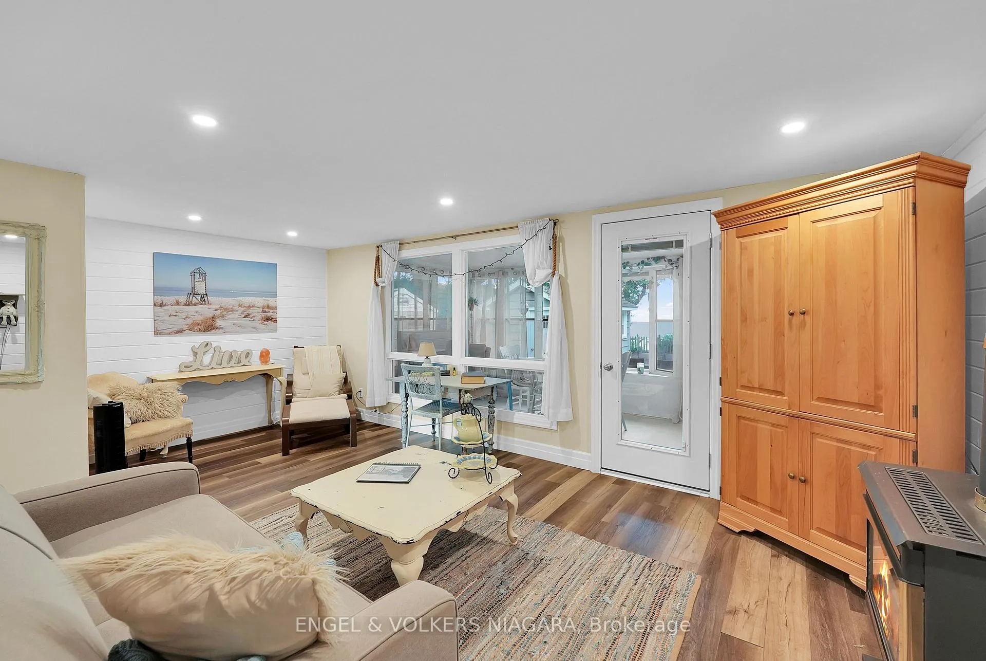 Photo 13 of 41 Andrew Crescent, Goderich, Goderich (Town) — HOMEH
