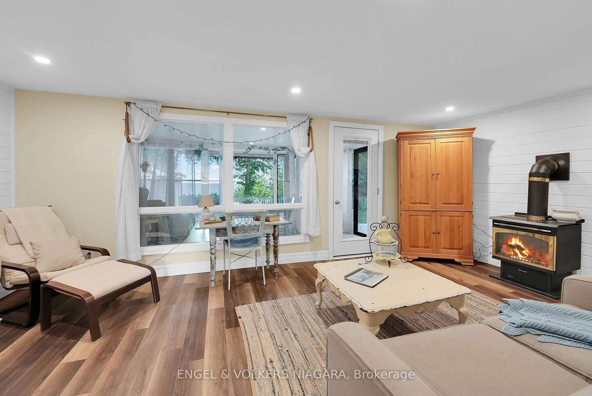 Photo 15 of 41 Andrew Crescent, Goderich, Goderich (Town) — HOMEH