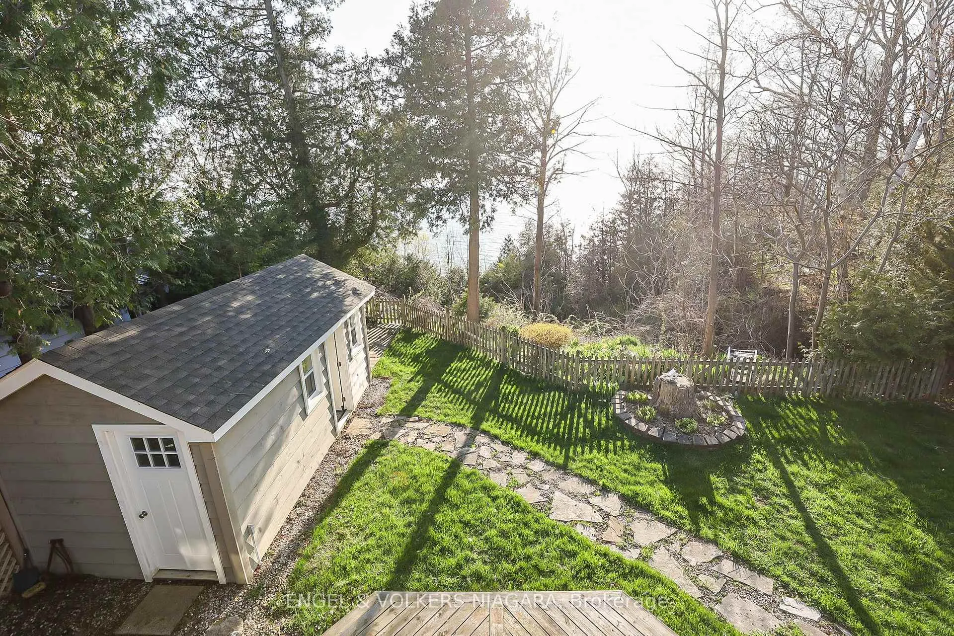 Photo 39 of 41 Andrew Crescent, Goderich, Goderich (Town) — HOMEH