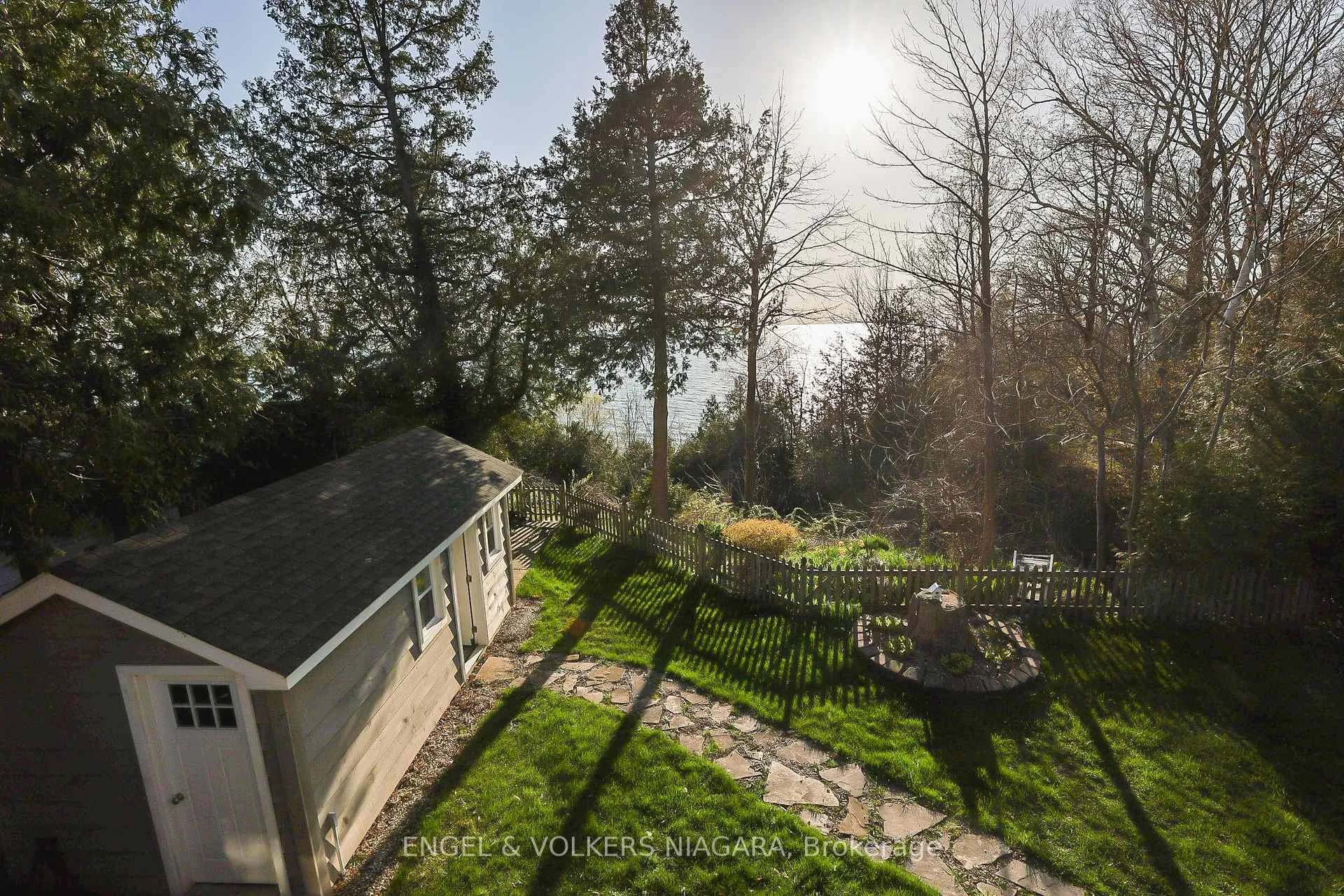 Photo 42 of 41 Andrew Crescent, Goderich, Goderich (Town) — HOMEH