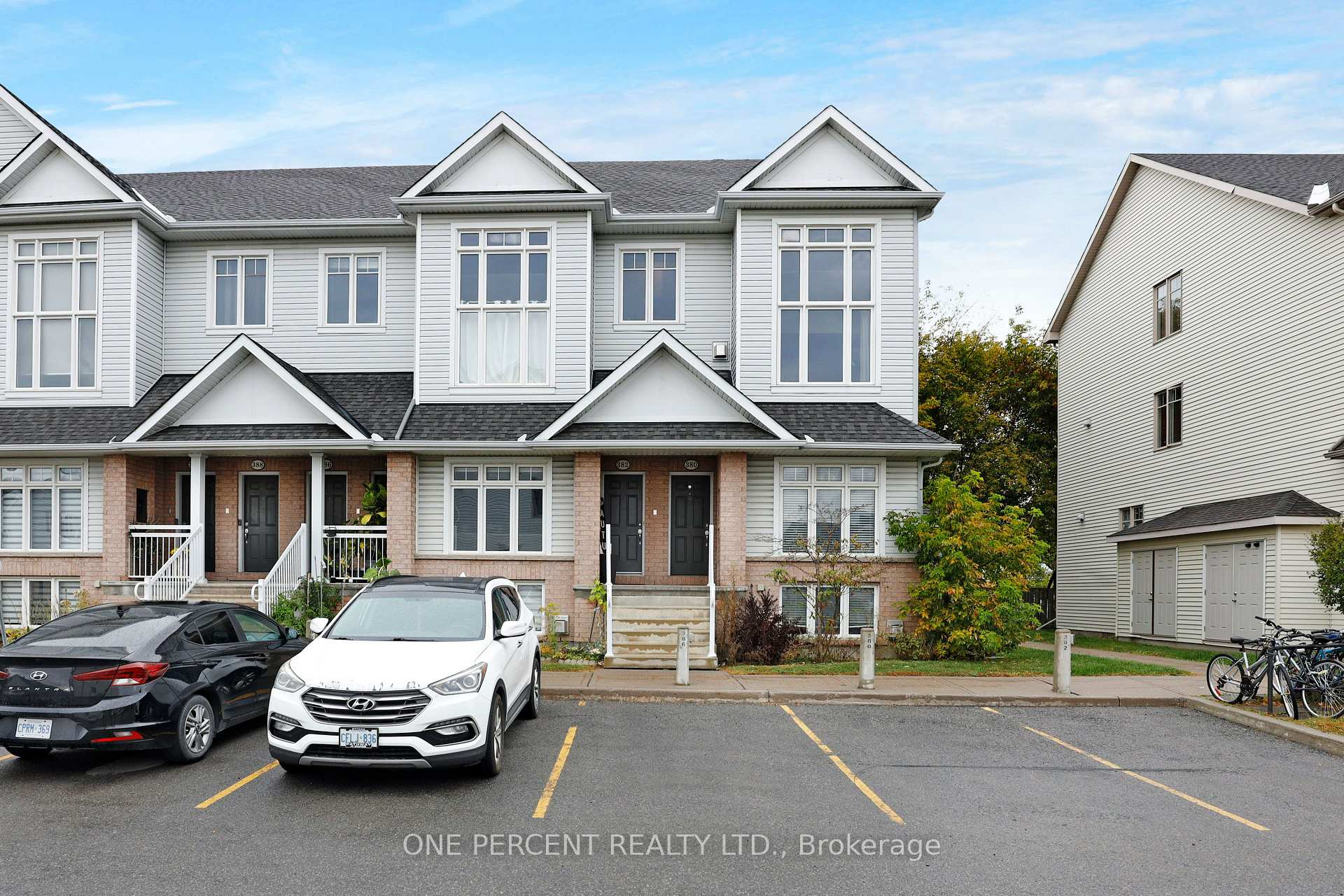 Photo 2 of Unit 24, 382 Galston Private, Ottawa, Mer Bleue/Bradley Estates/Anderson Park — HOMEH