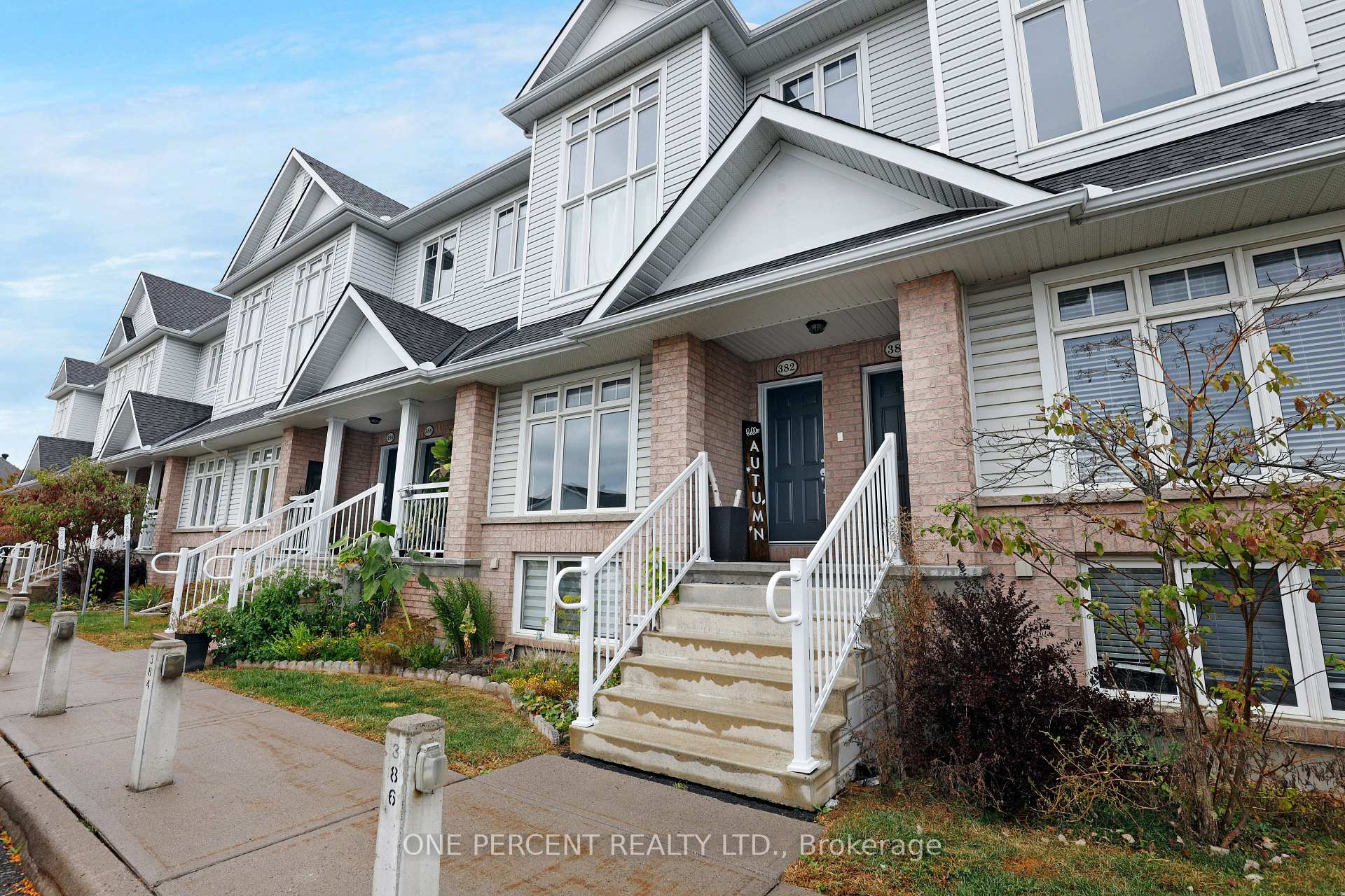 Photo 4 of Unit 24, 382 Galston Private, Ottawa, Mer Bleue/Bradley Estates/Anderson Park — HOMEH