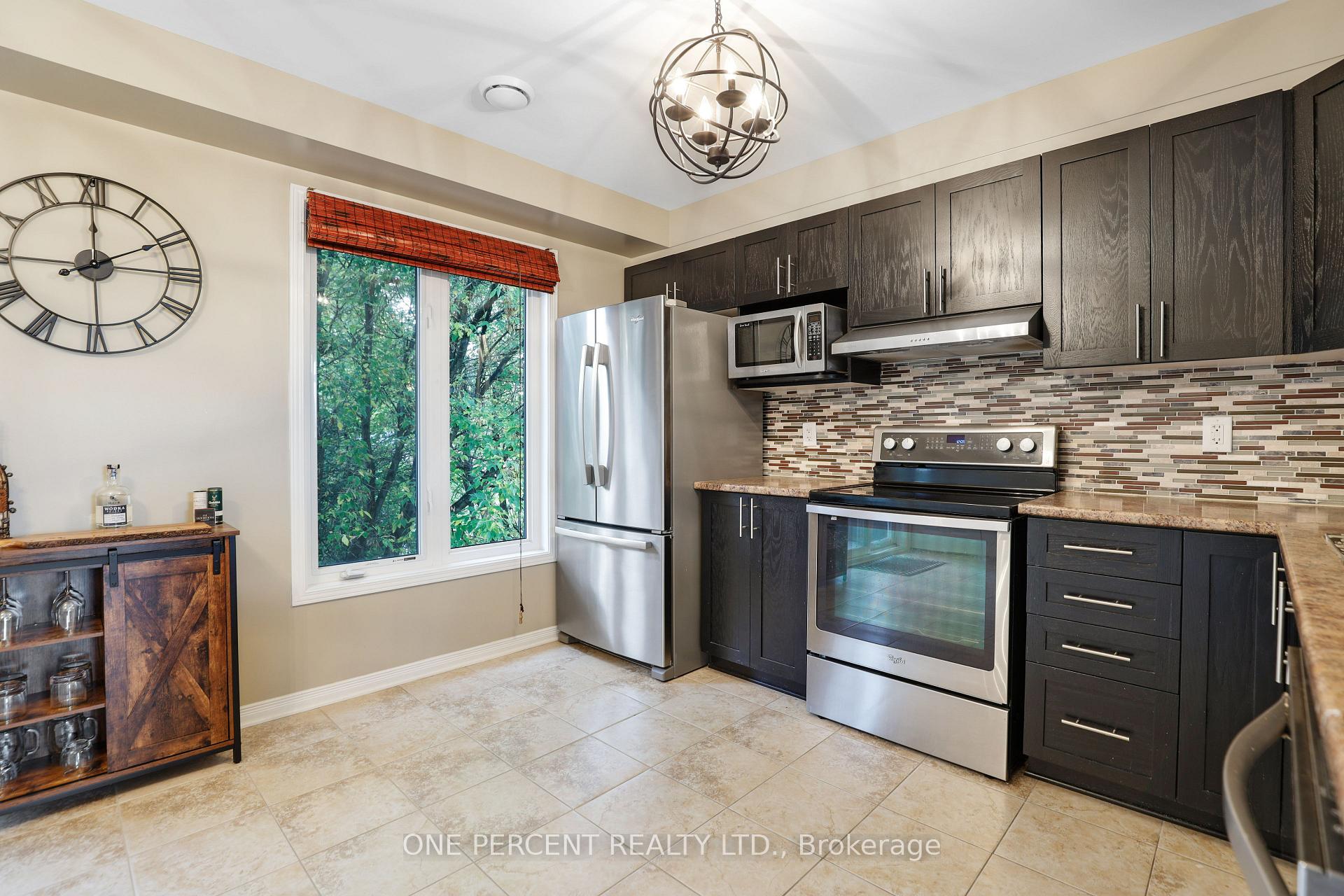 Photo 13 of Unit 24, 382 Galston Private, Ottawa, Mer Bleue/Bradley Estates/Anderson Park — HOMEH