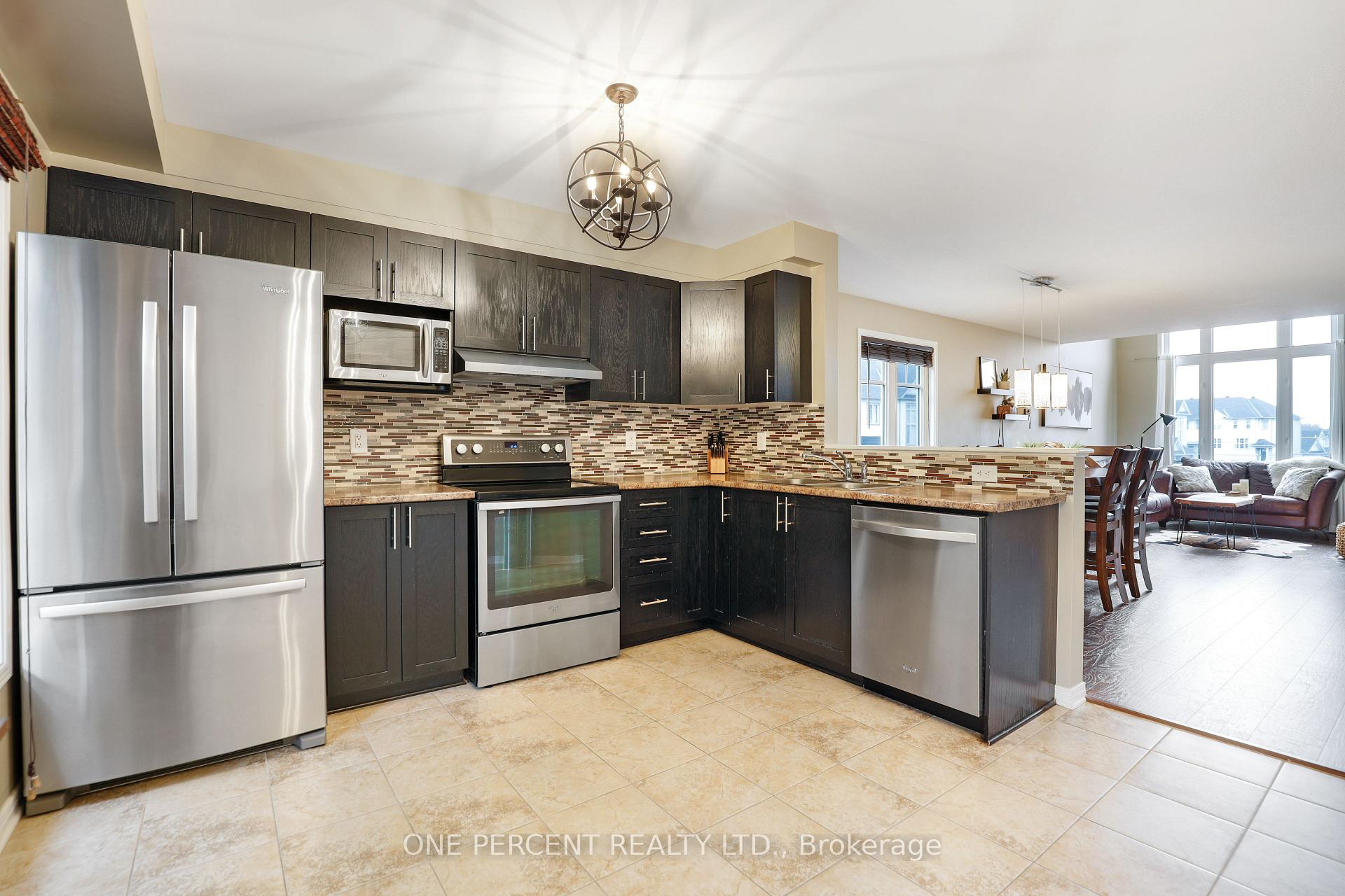 Photo 14 of Unit 24, 382 Galston Private, Ottawa, Mer Bleue/Bradley Estates/Anderson Park — HOMEH