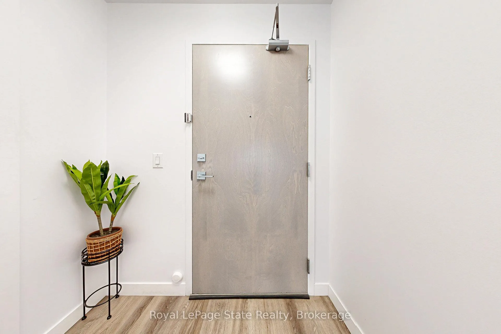 Photo 11 of Unit 502, 479 Charlton Avenue E, Hamilton, Stinson — HOMEH