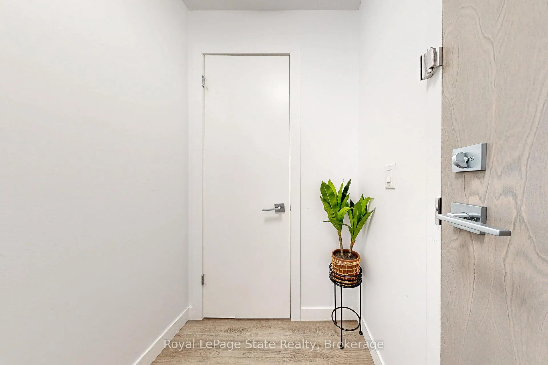 Photo 12 of Unit 502, 479 Charlton Avenue E, Hamilton, Stinson — HOMEH
