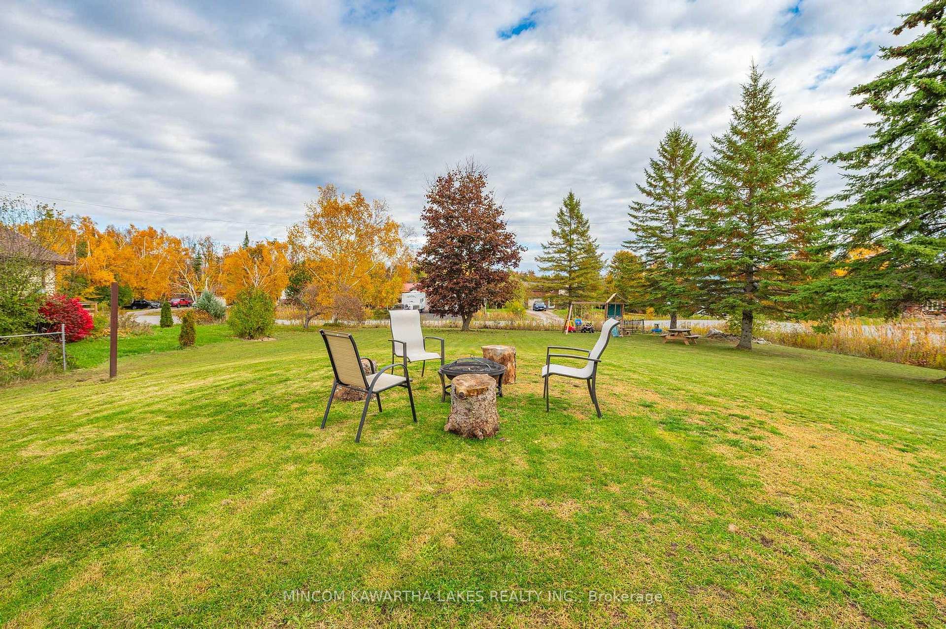 Photo 4 of 944 Blue Jay Street, Cavan Monaghan, Cavan Twp — HOMEH