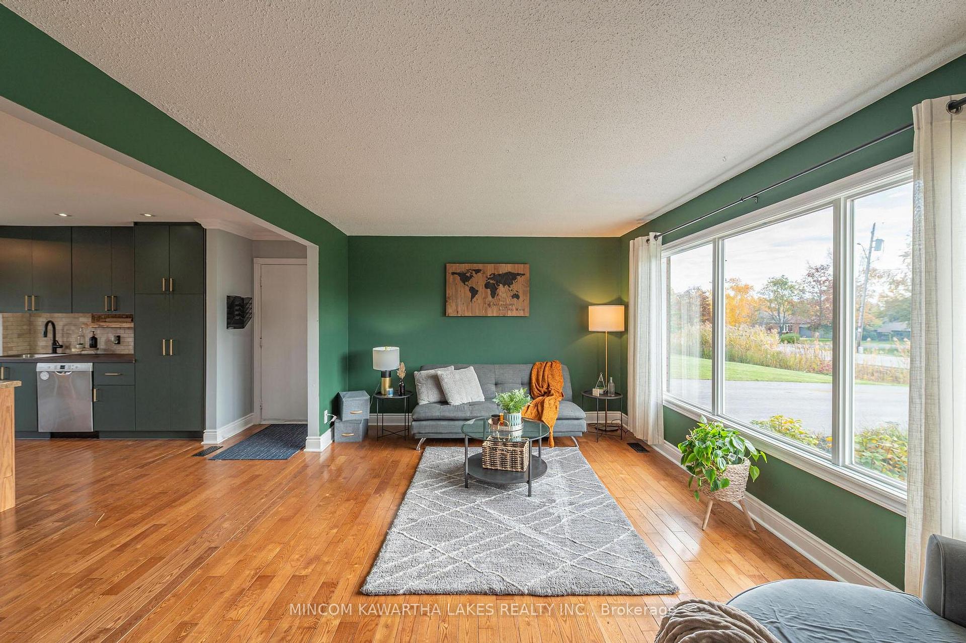 Photo 6 of 944 Blue Jay Street, Cavan Monaghan, Cavan Twp — HOMEH