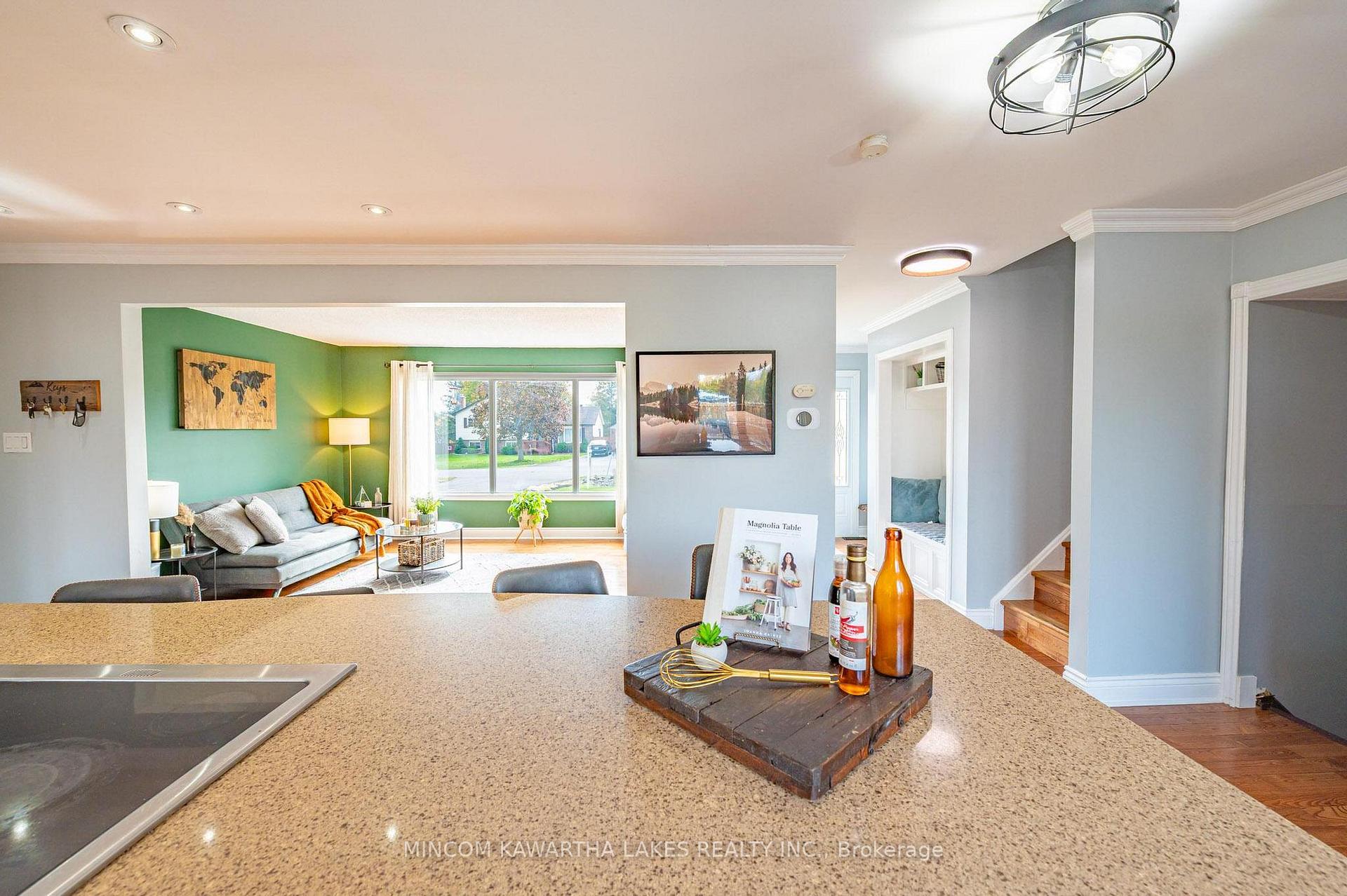 Photo 14 of 944 Blue Jay Street, Cavan Monaghan, Cavan Twp — HOMEH