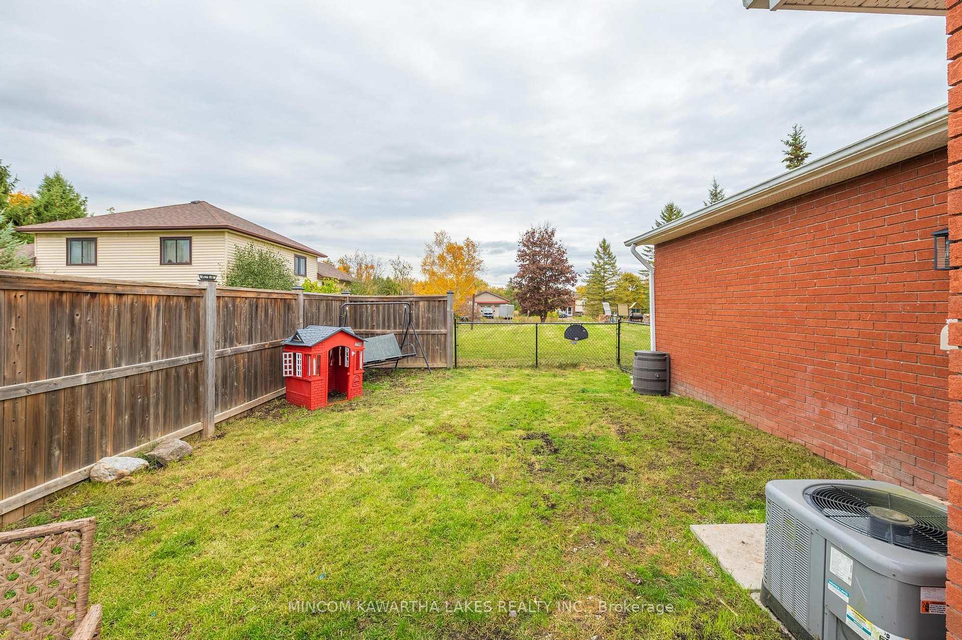 Photo 39 of 944 Blue Jay Street, Cavan Monaghan, Cavan Twp — HOMEH