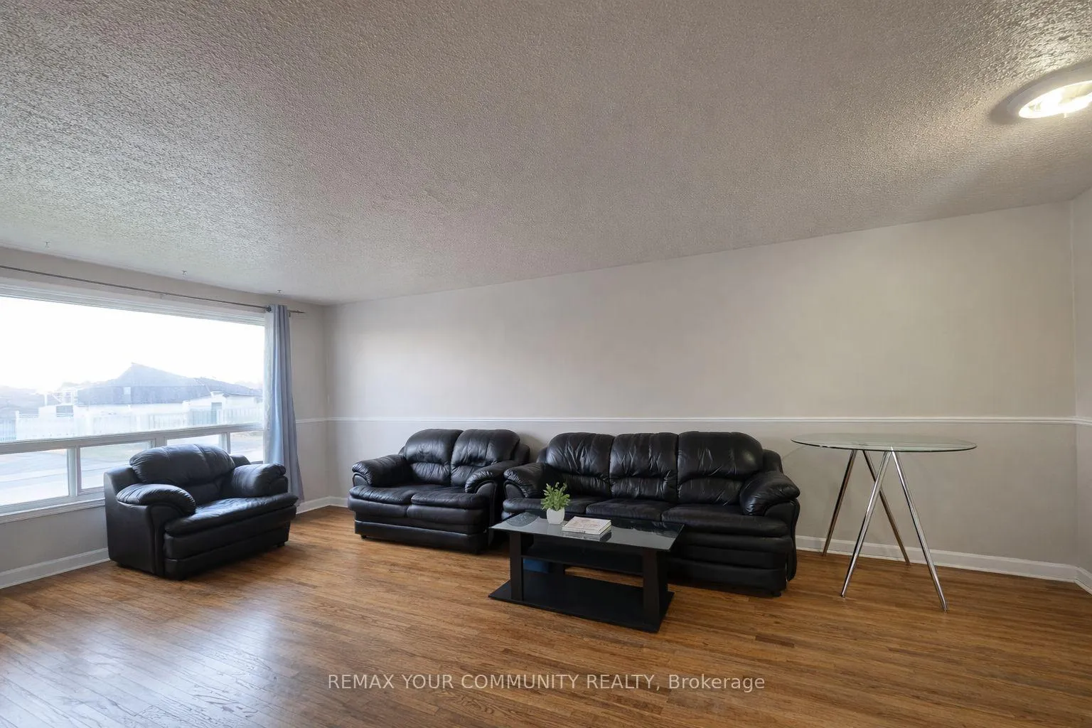 Photo 4 of 75 Tulloch Drive, Ajax, South East — HOMEH
