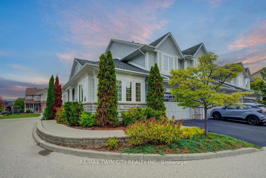 Photo 3 of Unit 11, 276 Sims Estate Drive, Kitchener — HOMEH