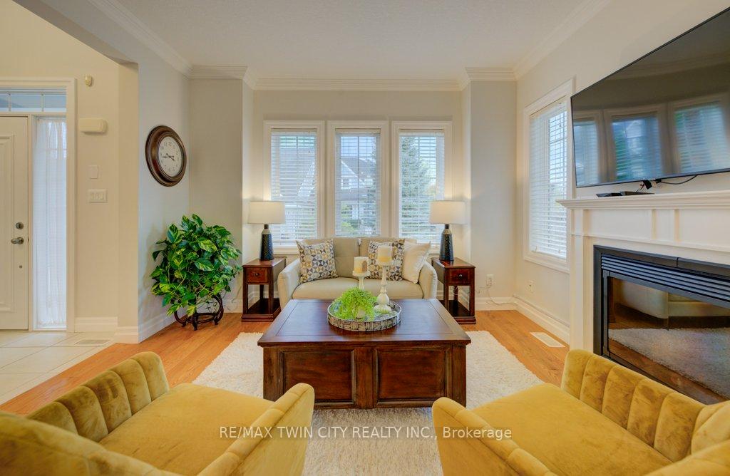 Photo 7 of Unit 11, 276 Sims Estate Drive, Kitchener — HOMEH