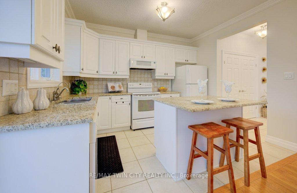 Photo 10 of Unit 11, 276 Sims Estate Drive, Kitchener — HOMEH