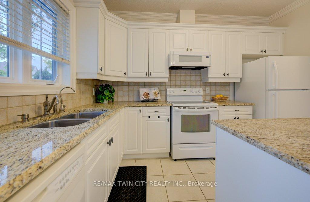 Photo 11 of Unit 11, 276 Sims Estate Drive, Kitchener — HOMEH