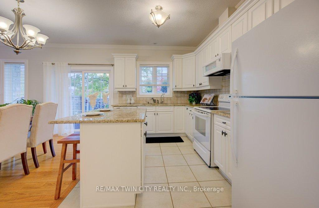 Photo 14 of Unit 11, 276 Sims Estate Drive, Kitchener — HOMEH