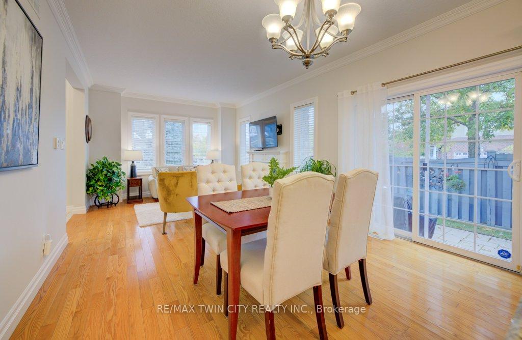 Photo 15 of Unit 11, 276 Sims Estate Drive, Kitchener — HOMEH