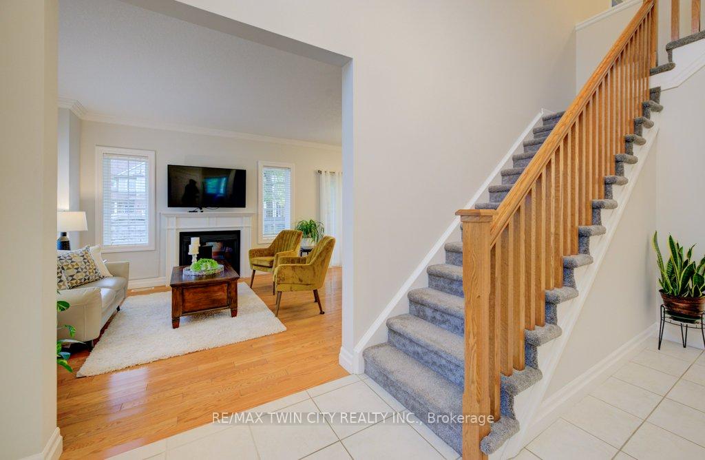 Photo 19 of Unit 11, 276 Sims Estate Drive, Kitchener — HOMEH