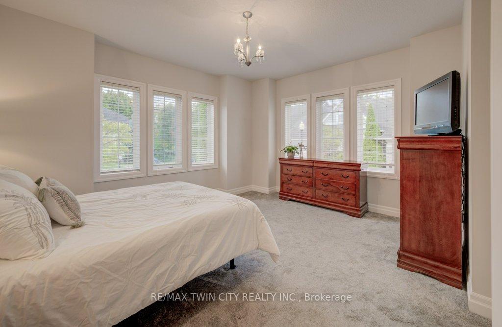 Photo 21 of Unit 11, 276 Sims Estate Drive, Kitchener — HOMEH