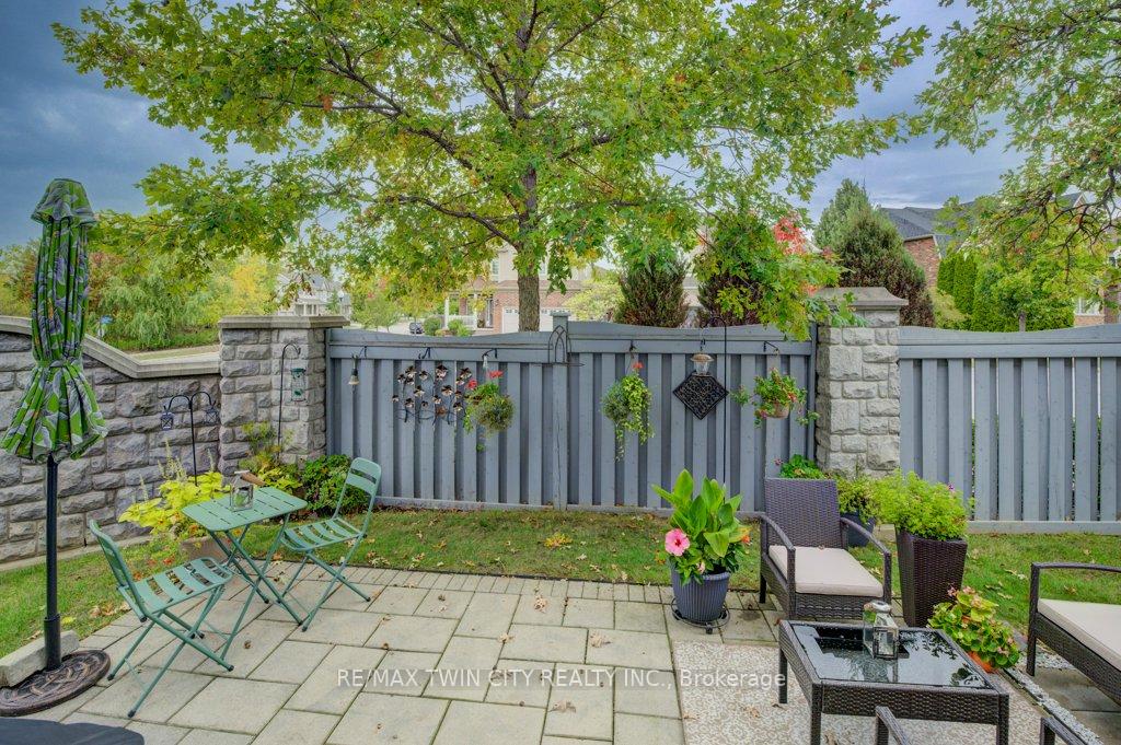 Photo 38 of Unit 11, 276 Sims Estate Drive, Kitchener — HOMEH