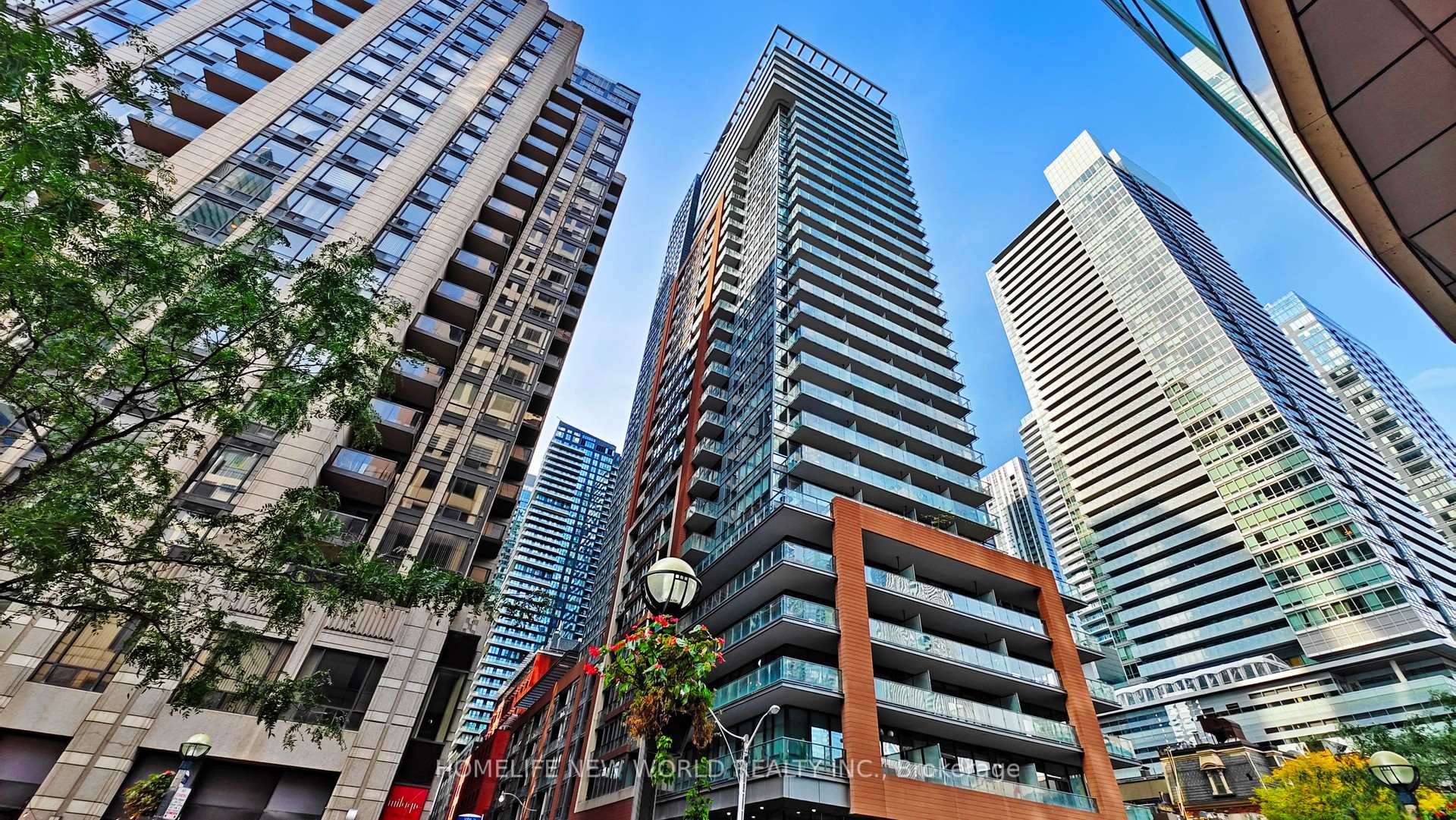 Front of Unit 1706, 8 Mercer Street