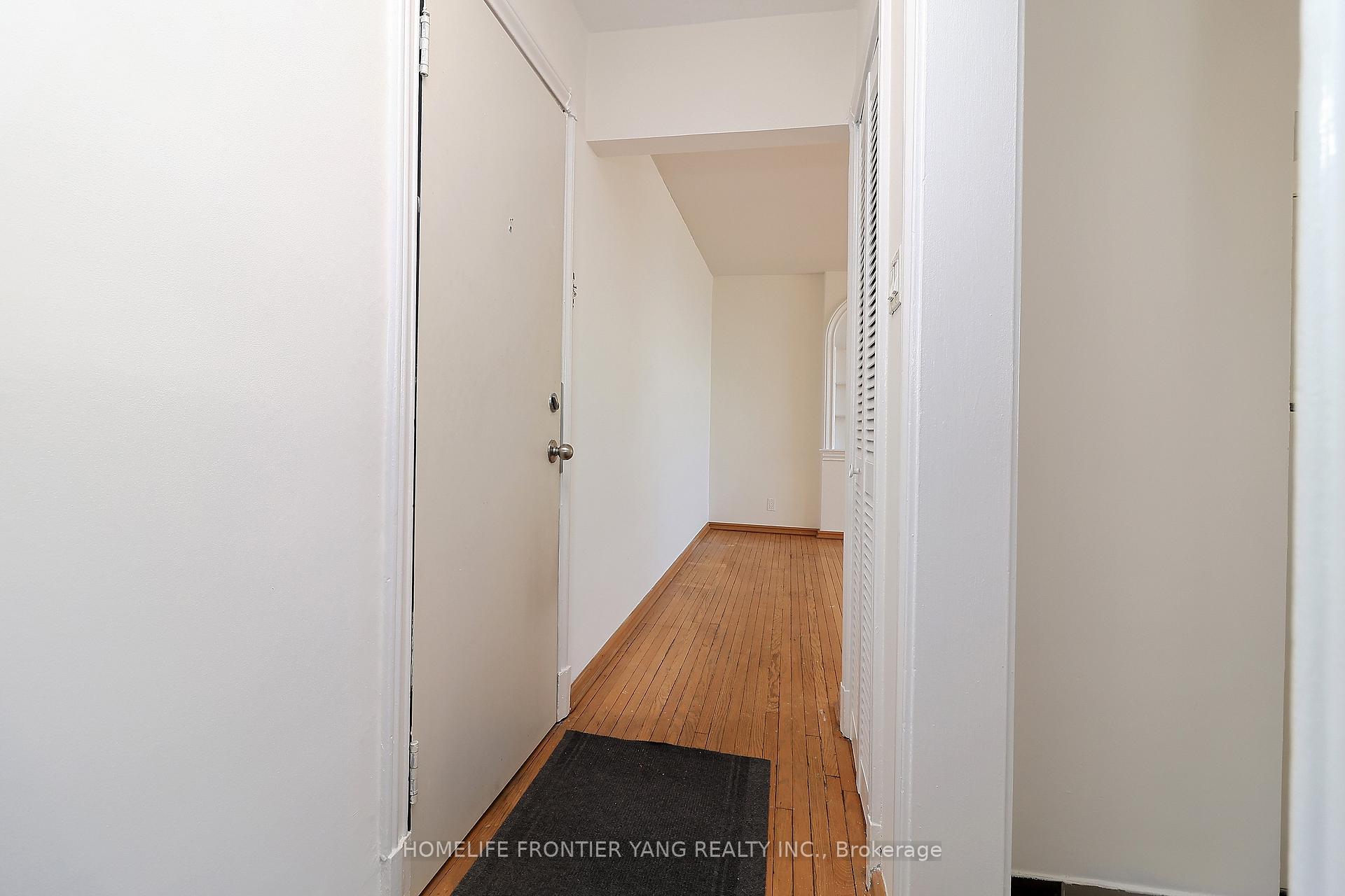 Photo 2 of Unit 21, 2697 Lake Shore Boulevard W, Etobicoke, Mimico — HOMEH