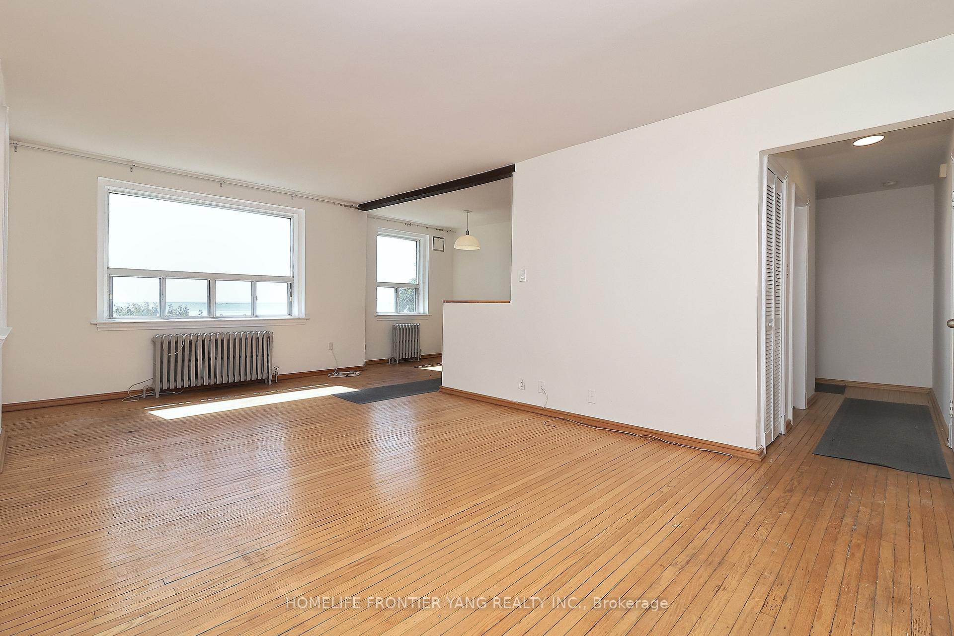 Photo 3 of Unit 21, 2697 Lake Shore Boulevard W, Etobicoke, Mimico — HOMEH
