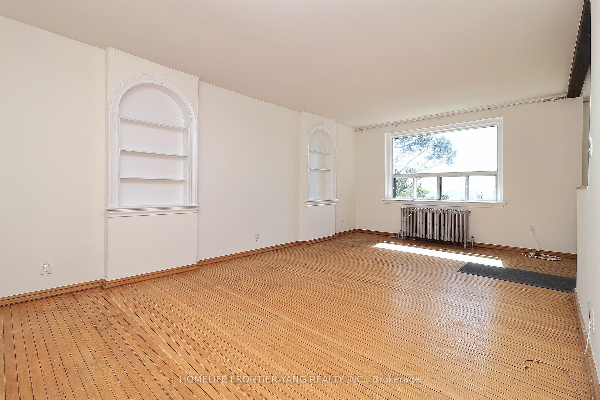 Photo 4 of Unit 21, 2697 Lake Shore Boulevard W, Etobicoke, Mimico — HOMEH
