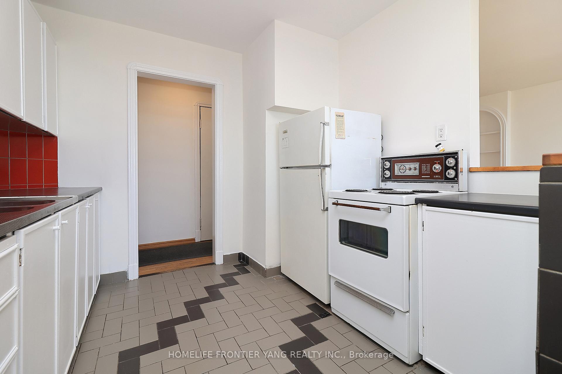 Photo 13 of Unit 21, 2697 Lake Shore Boulevard W, Etobicoke, Mimico — HOMEH