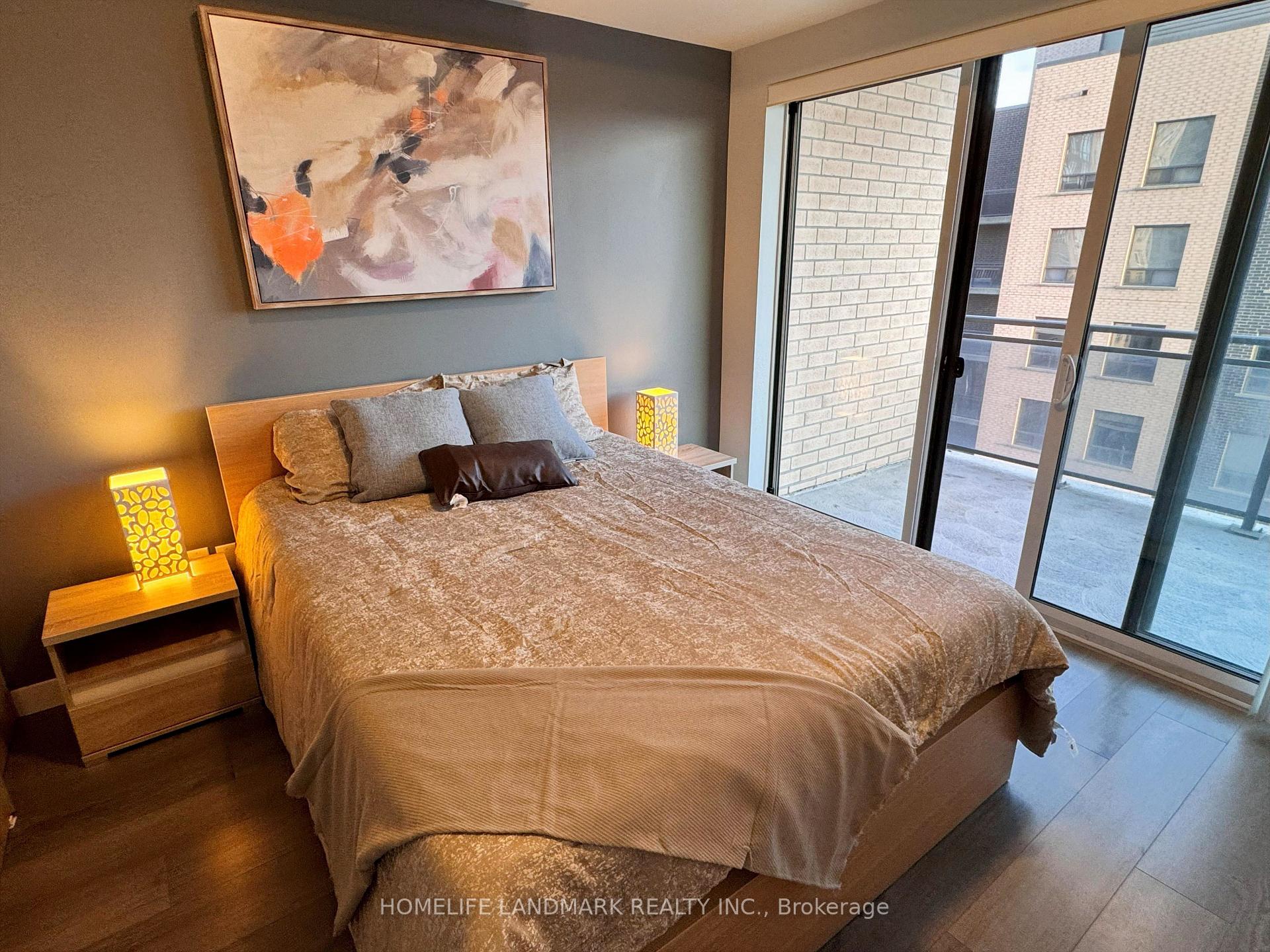 Front of Unit 801, 318 Spruce Street