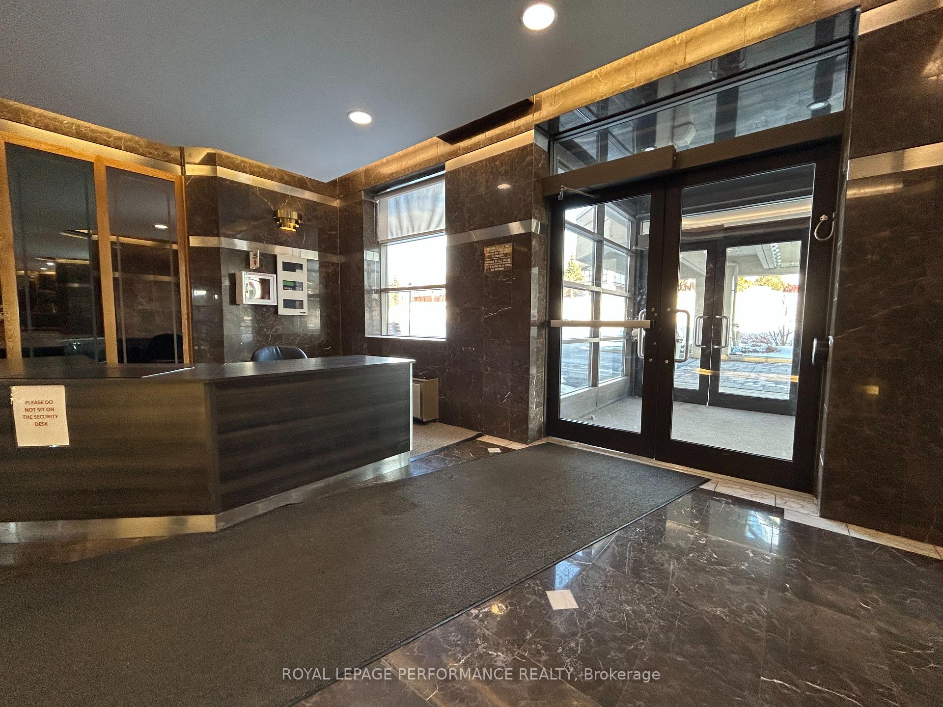 Photo 4 of Unit 1611, 2760 Carousel Crescent, Ottawa, Emerald Woods/Sawmill Creek — HOMEH