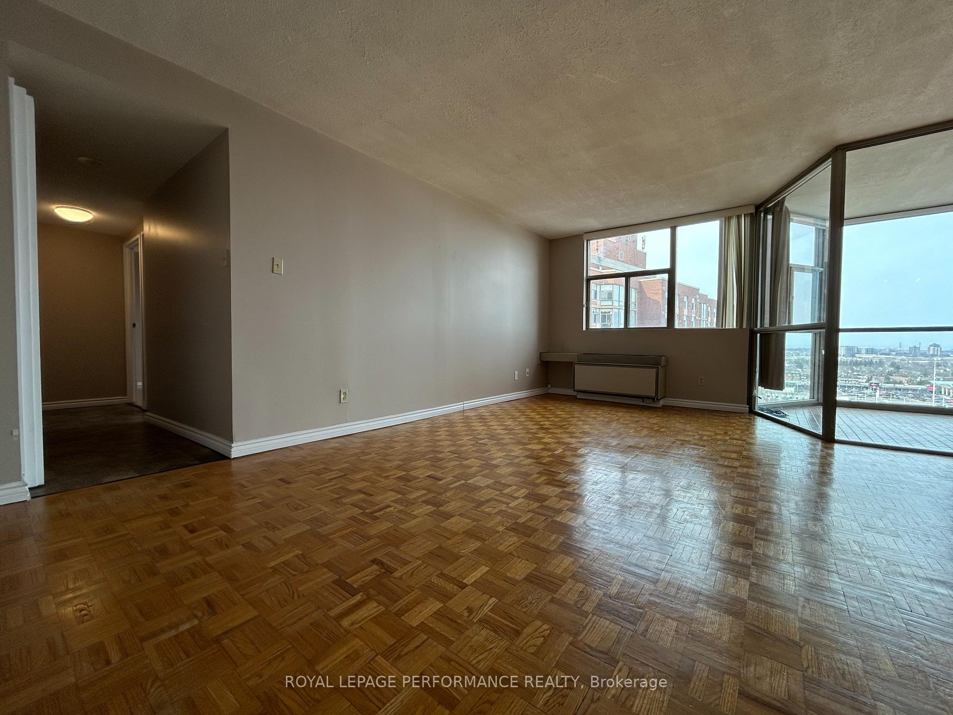 Photo 12 of Unit 1611, 2760 Carousel Crescent, Ottawa, Emerald Woods/Sawmill Creek — HOMEH