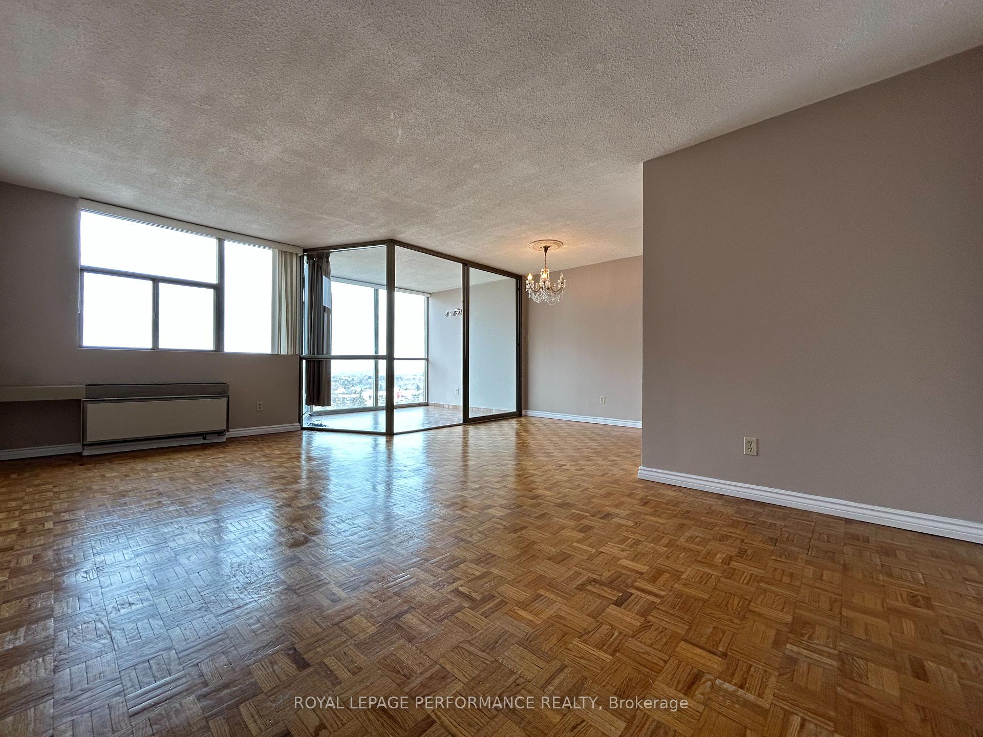 Photo 13 of Unit 1611, 2760 Carousel Crescent, Ottawa, Emerald Woods/Sawmill Creek — HOMEH