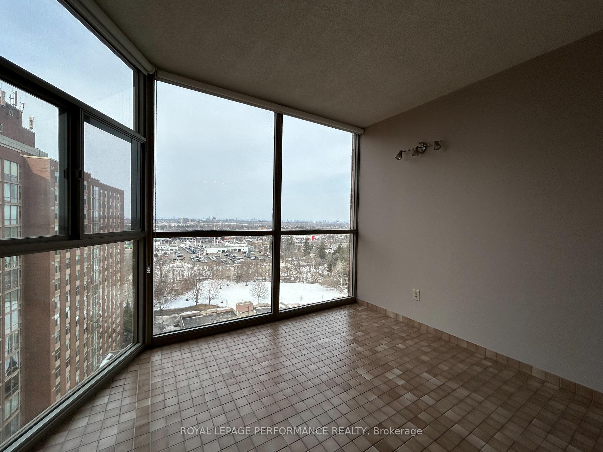 Photo 14 of Unit 1611, 2760 Carousel Crescent, Ottawa, Emerald Woods/Sawmill Creek — HOMEH