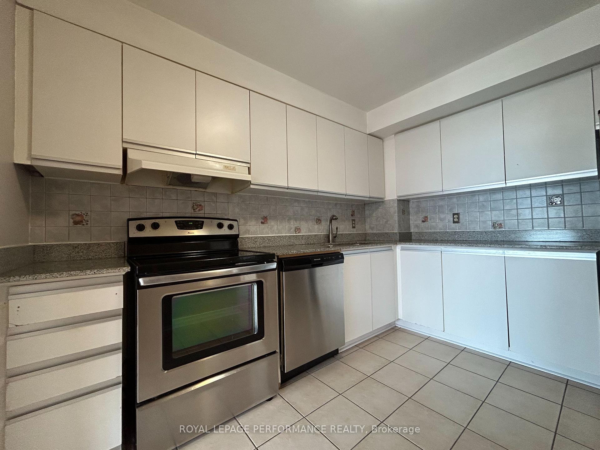 Photo 16 of Unit 1611, 2760 Carousel Crescent, Ottawa, Emerald Woods/Sawmill Creek — HOMEH