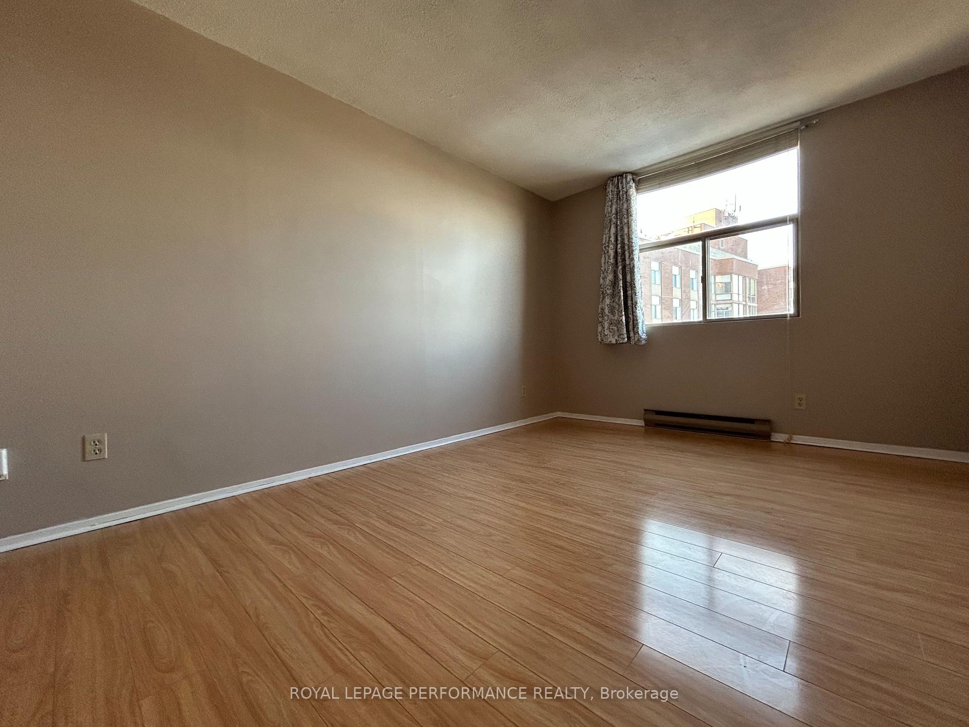Photo 22 of Unit 1611, 2760 Carousel Crescent, Ottawa, Emerald Woods/Sawmill Creek — HOMEH