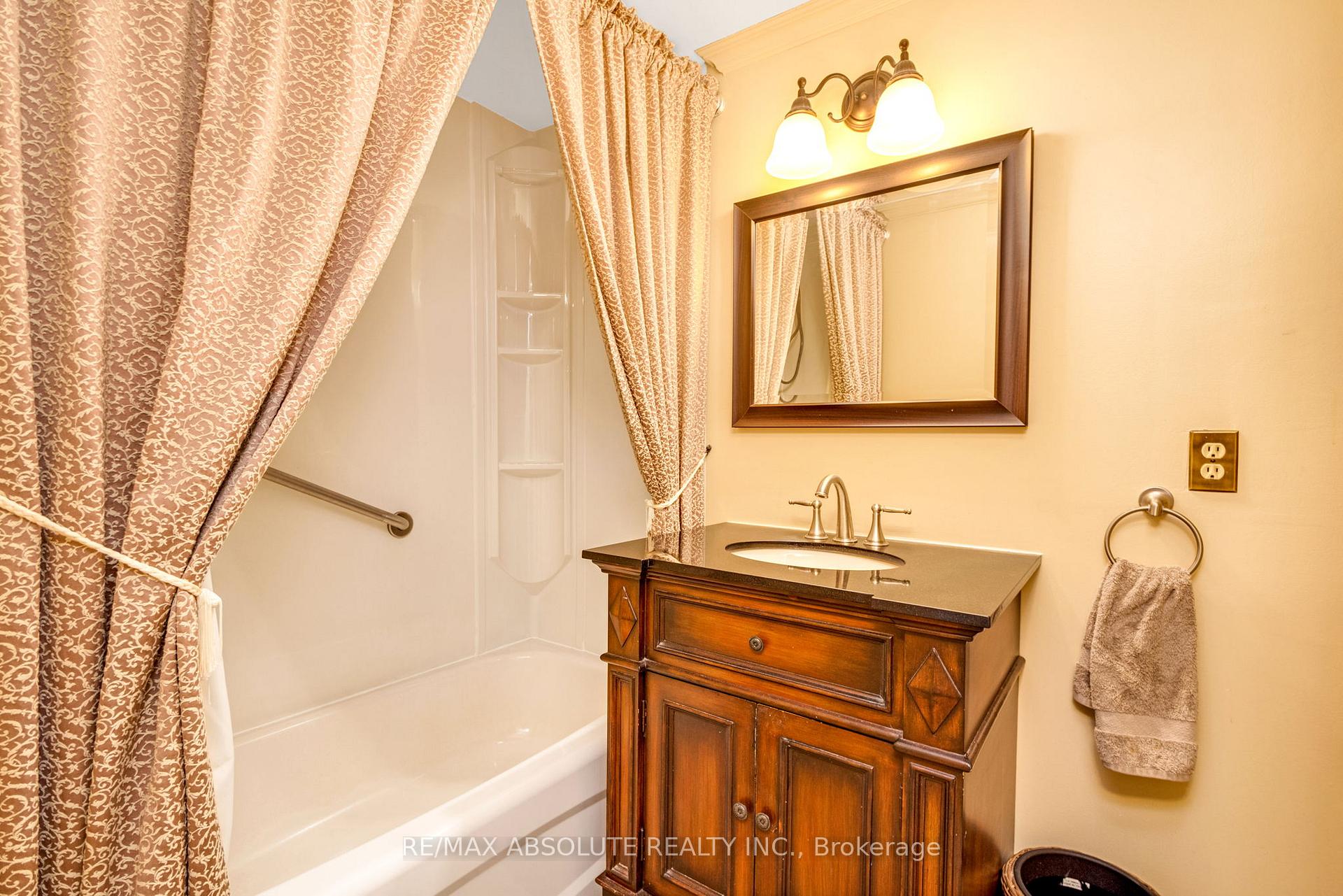 Photo 35 of 232 Mississippi Drive, Ottawa, Kinburn — HOMEH