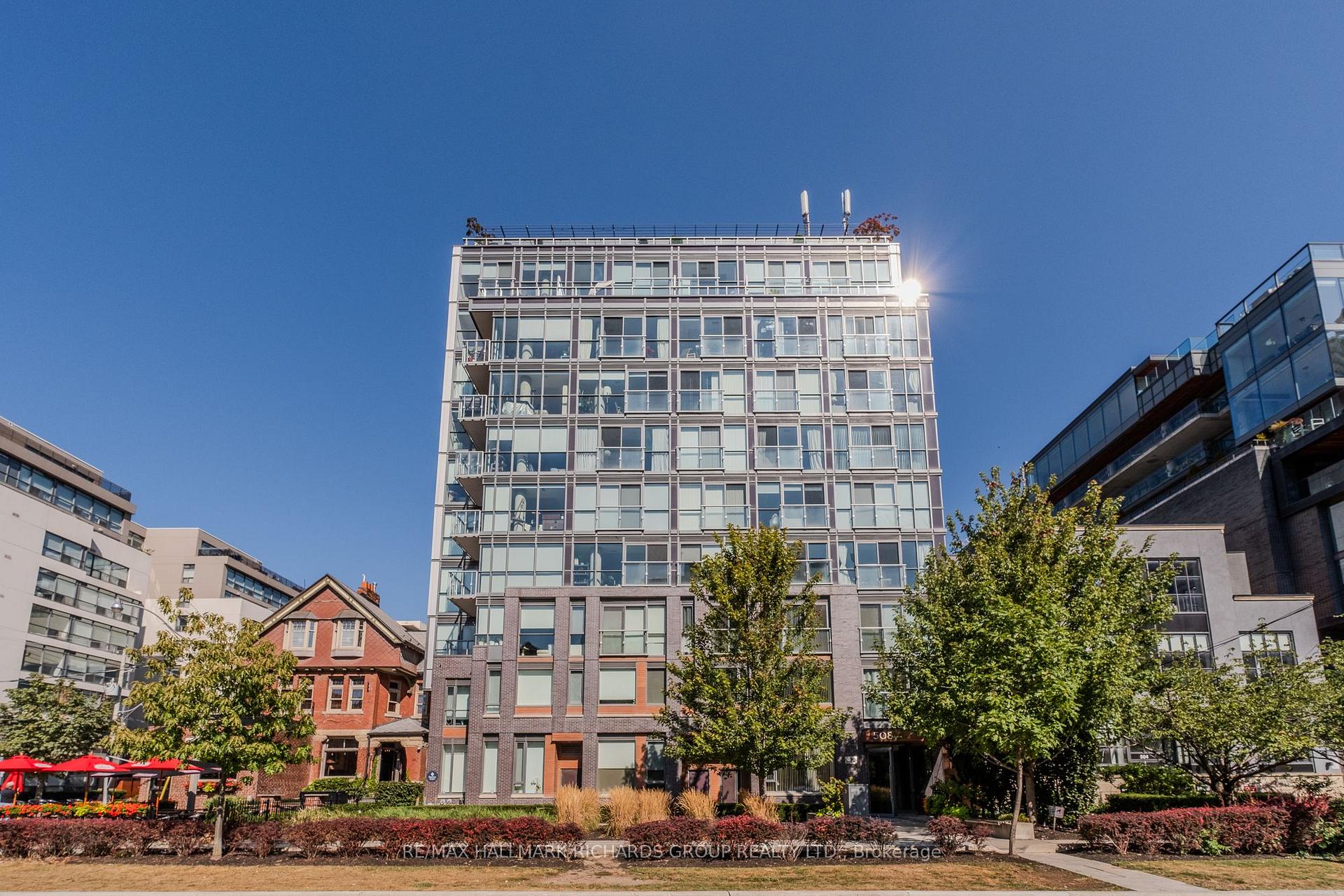 Front of Unit 611, 508 Wellington Street W