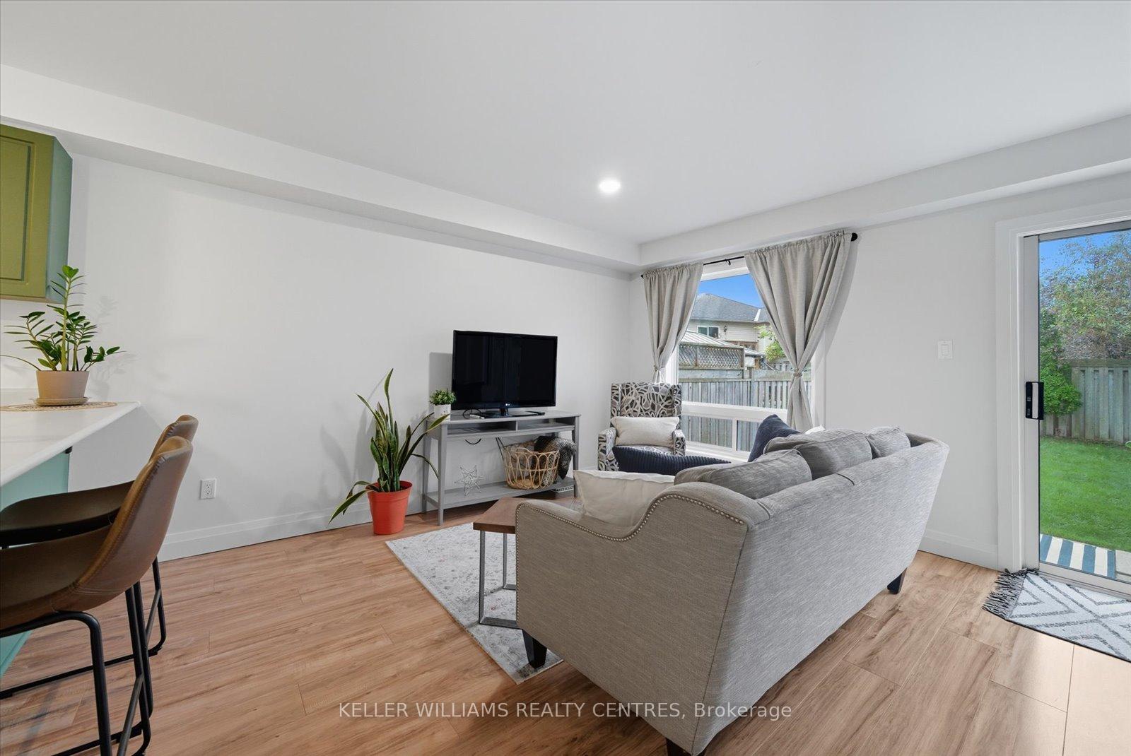 Photo 13 of 131 Leslie Avenue, Barrie, Holly — HOMEH