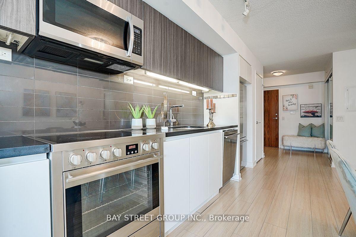 Photo 11 of Unit 521, 85 Queens Wharf Road, Toronto, Waterfront Communities — HOMEH