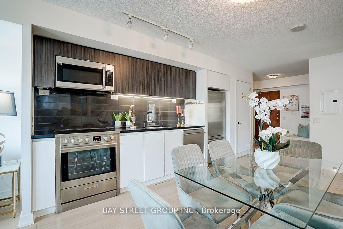 Photo 13 of Unit 521, 85 Queens Wharf Road, Toronto, Waterfront Communities — HOMEH