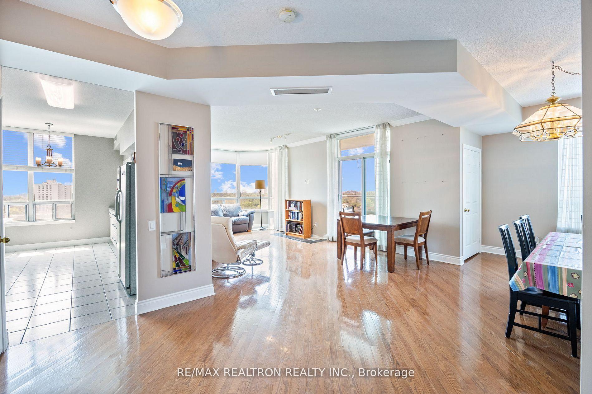 Photo 3 of Unit PH203, 8 Covington Road, Toronto, Englemount-Lawrence — HOMEH