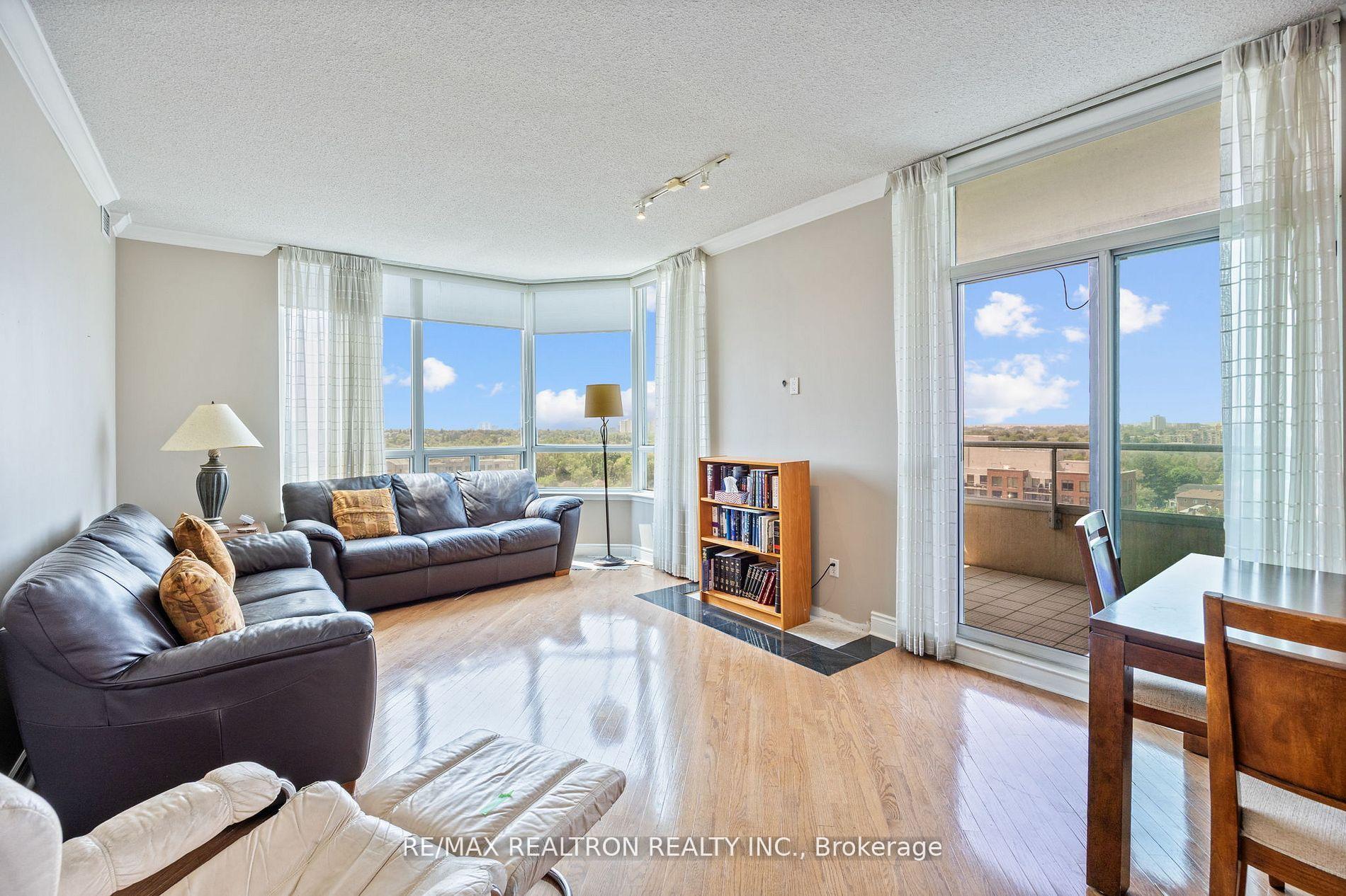 Photo 4 of Unit PH203, 8 Covington Road, Toronto, Englemount-Lawrence — HOMEH