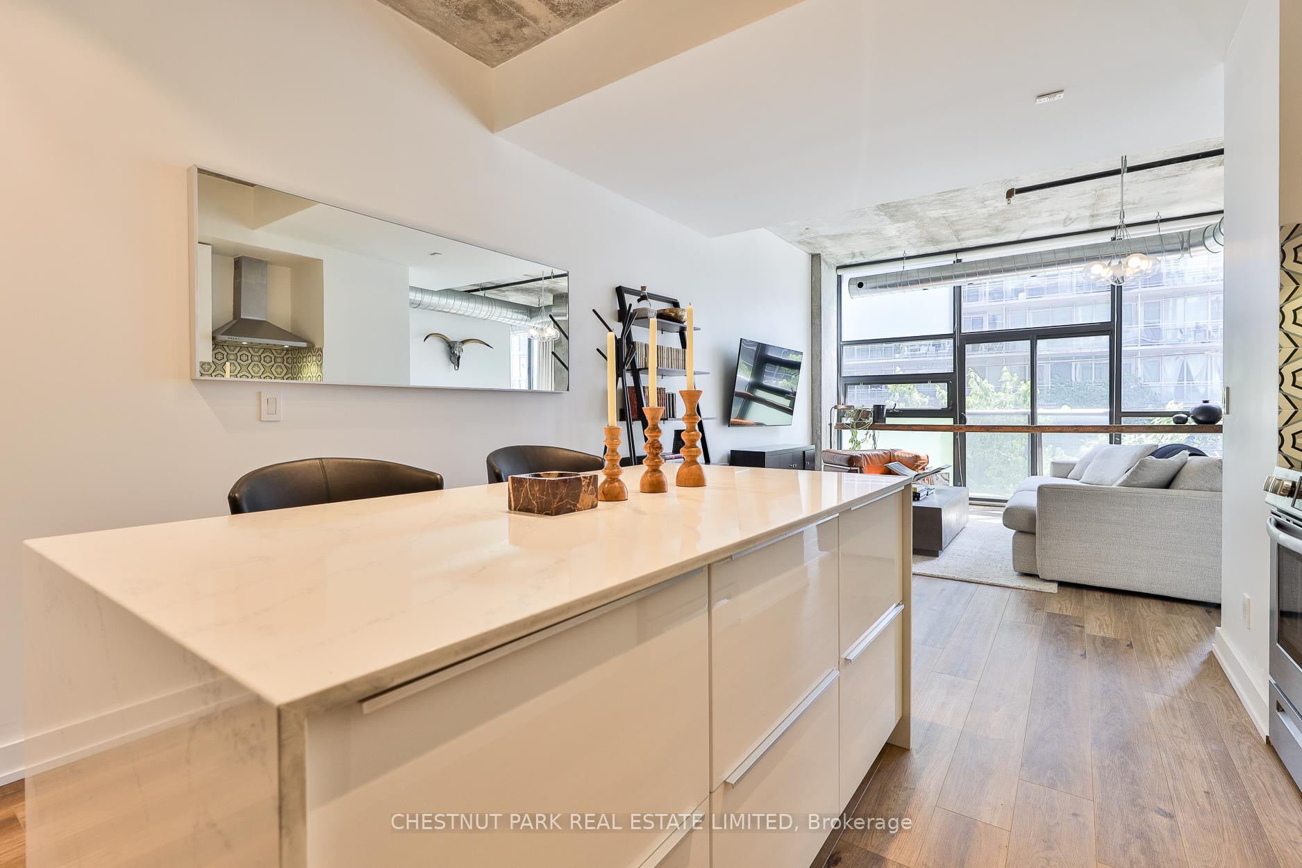 Photo 7 of Unit 211, 60 Bathurst Street, Toronto, Niagara — HOMEH