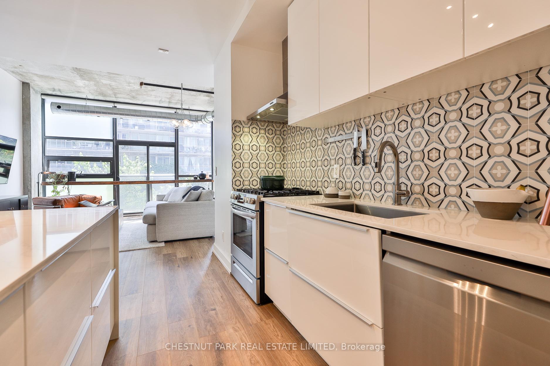 Photo 8 of Unit 211, 60 Bathurst Street, Toronto, Niagara — HOMEH
