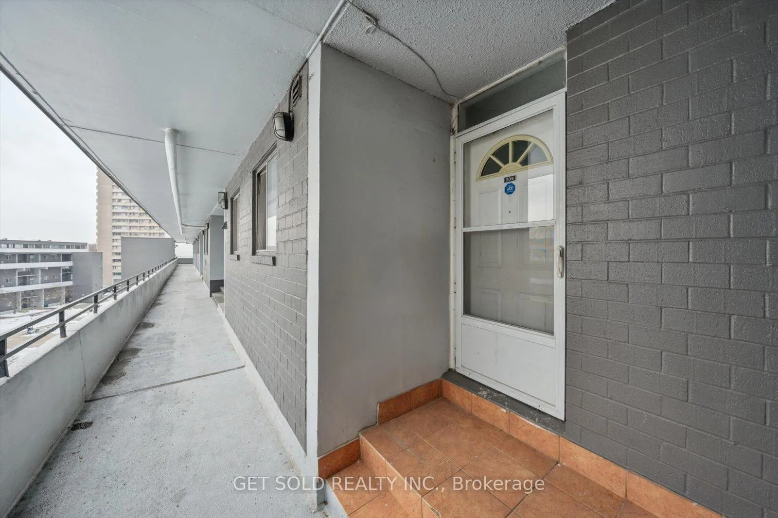 Photo 2 of Unit 309, 55 Sunny Glenway, Toronto, Flemingdon Park — HOMEH