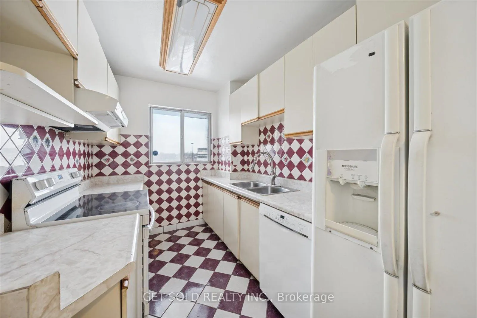 Photo 5 of Unit 309, 55 Sunny Glenway, Toronto, Flemingdon Park — HOMEH