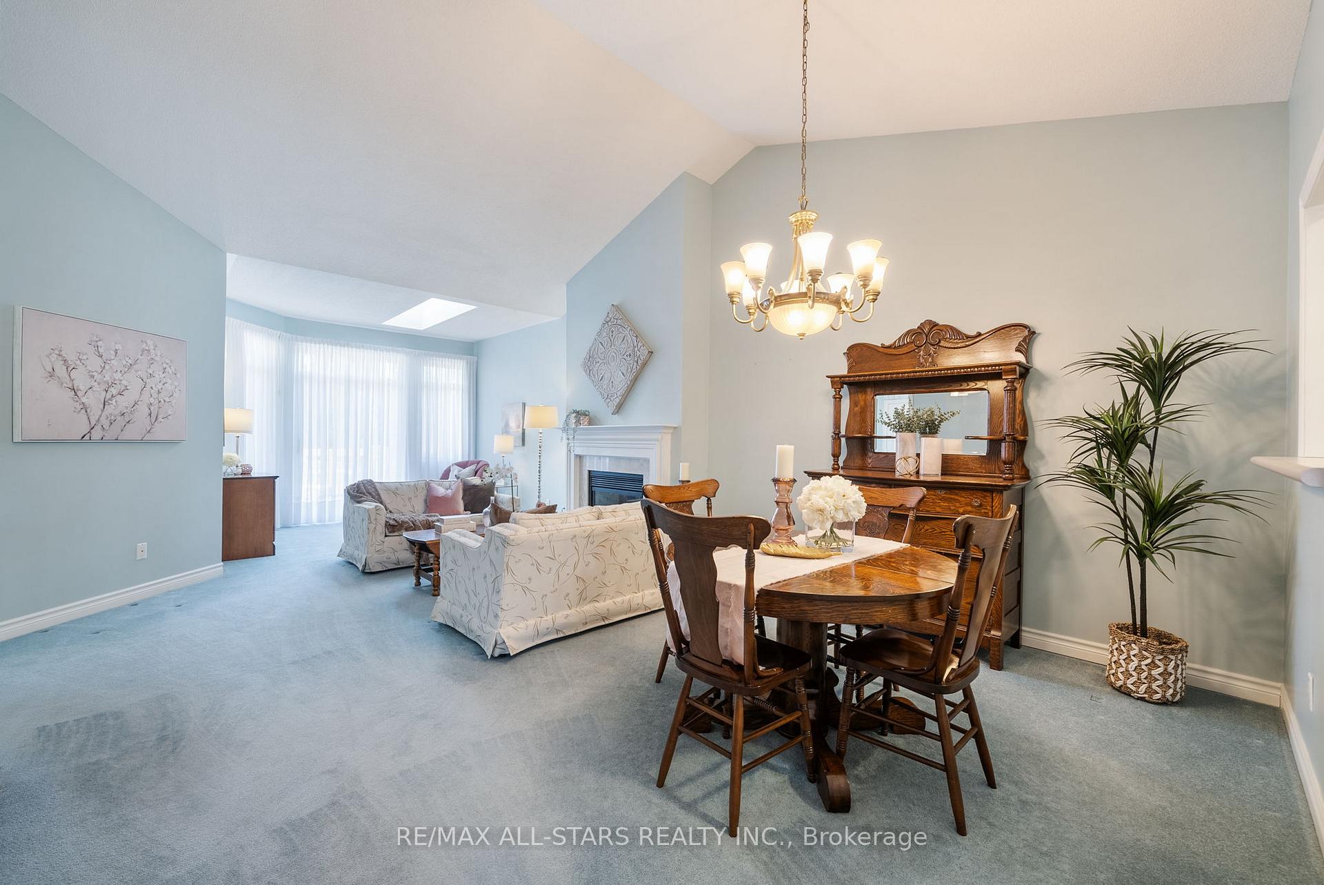 Photo 3 of 19 Christina Falls Way, Markham, Greensborough — HOMEH