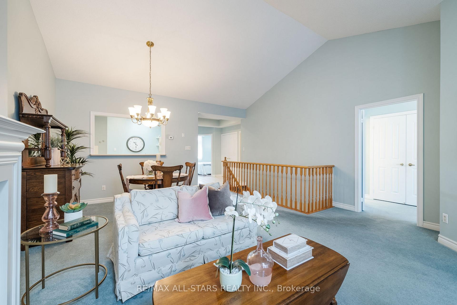Photo 4 of 19 Christina Falls Way, Markham, Greensborough — HOMEH